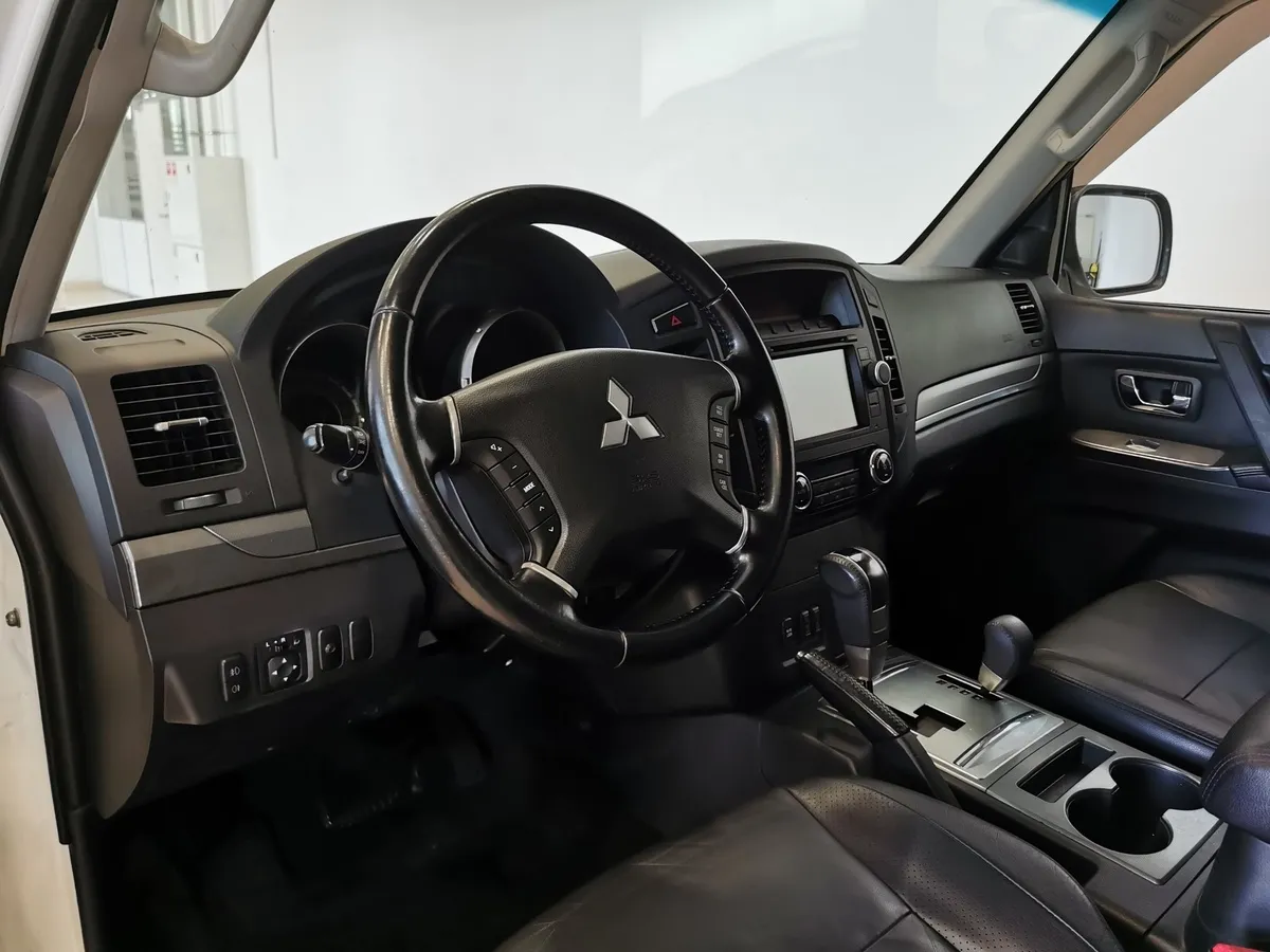 Mitsubishi Pajero 3.0 AT AWD (178 л.с.) Белый в АВИЛОН. Слайд №18