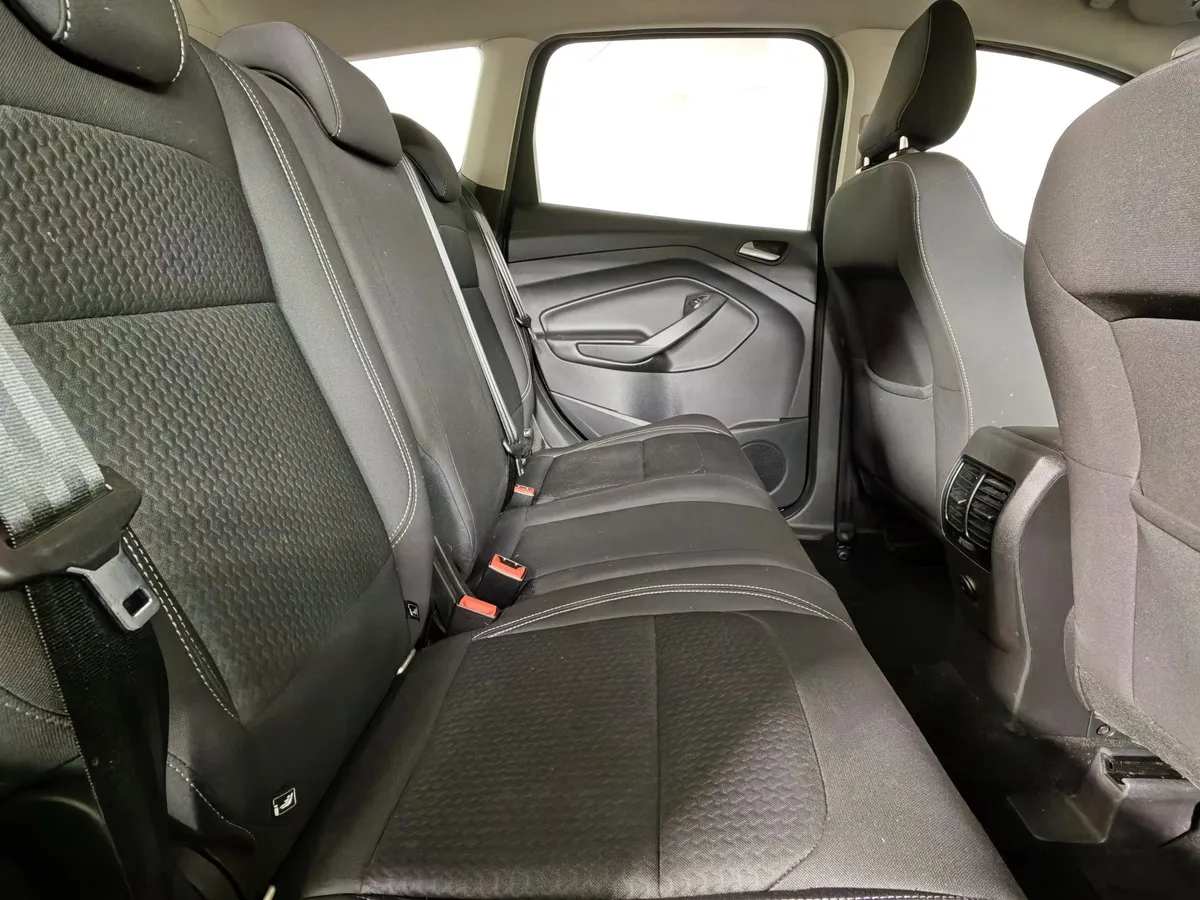 Ford Kuga 2.5 AT (150 л.с.) Trend Черный в АВИЛОН. Слайд №15