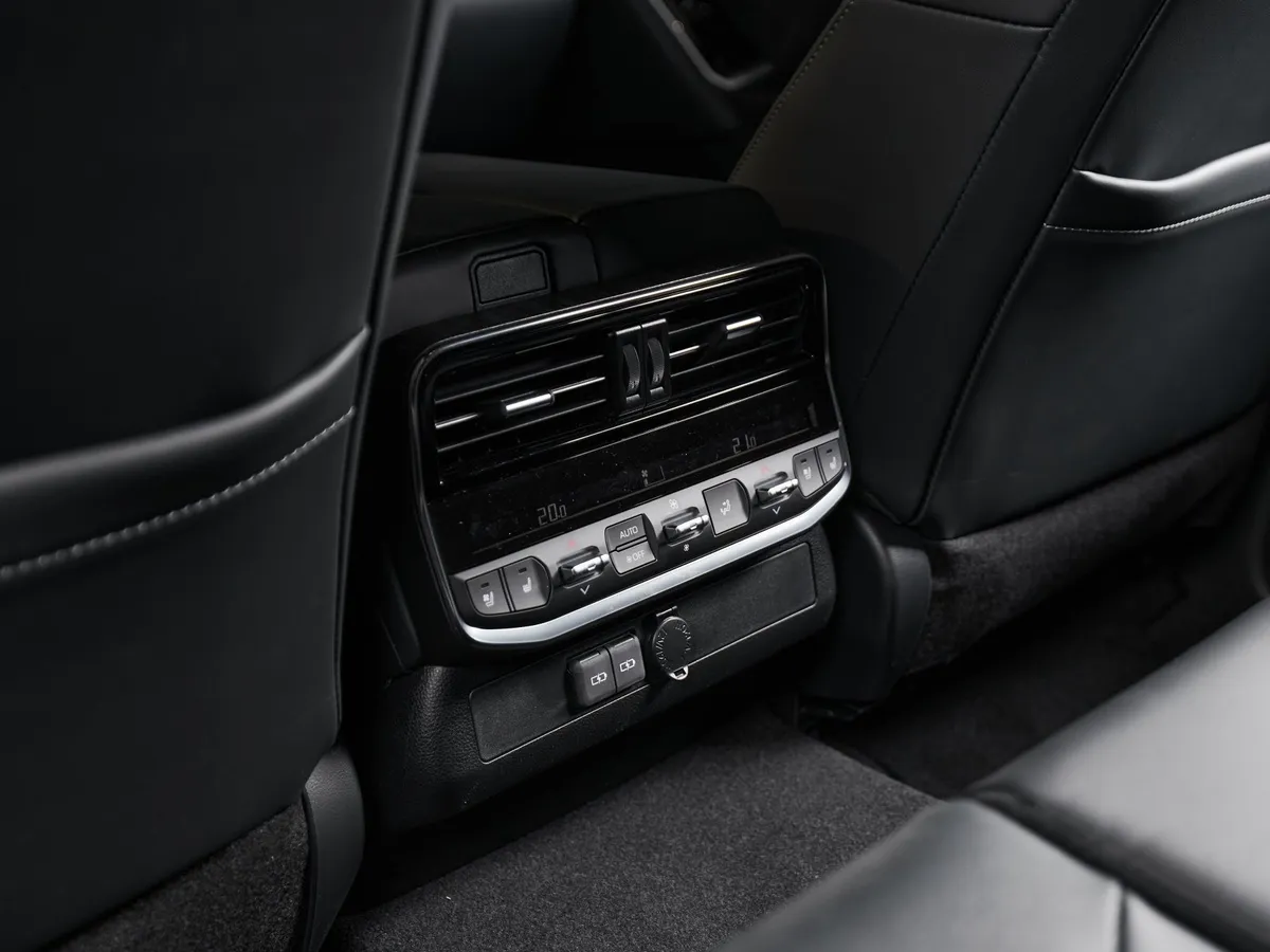 Toyota Land Cruiser 3.5 V6 AT 4WD (415 л.с.) Премиум Черный в АВИЛОН. Слайд №11