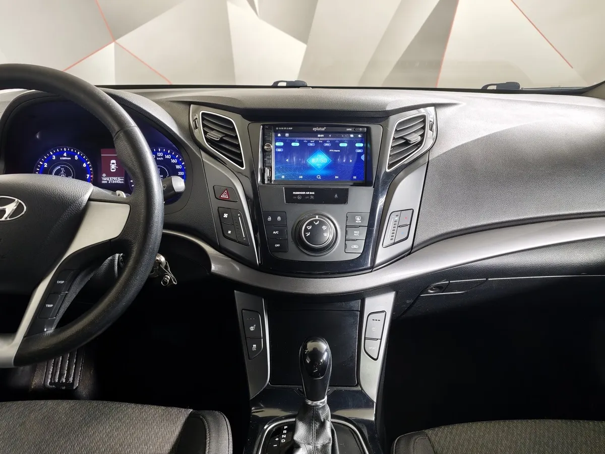Hyundai i40 2.0 AT (150 л.с.) Comfort Белый в АВИЛОН. Слайд №12