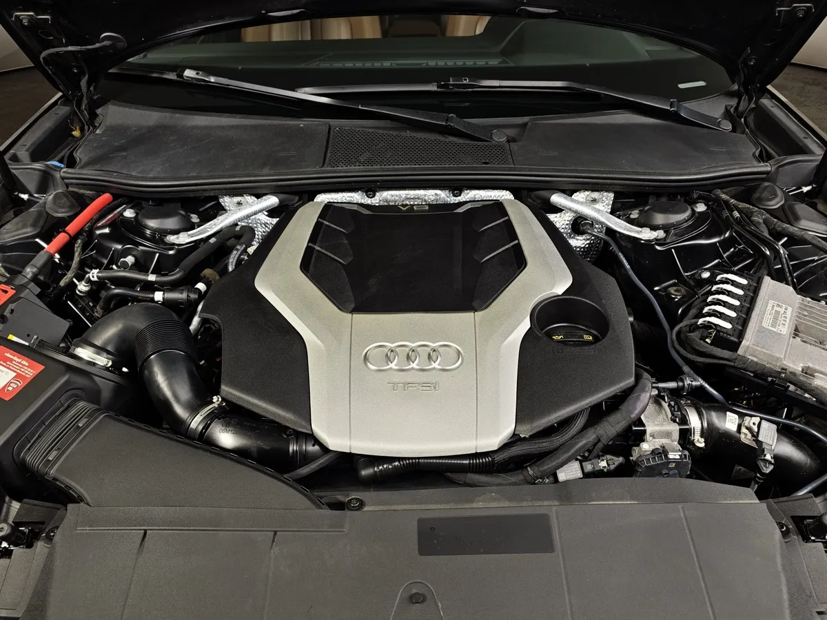 Audi A6 55 TFSI S tronic quattro (340 л.с.) Sport Черный в АВИЛОН. Слайд №11
