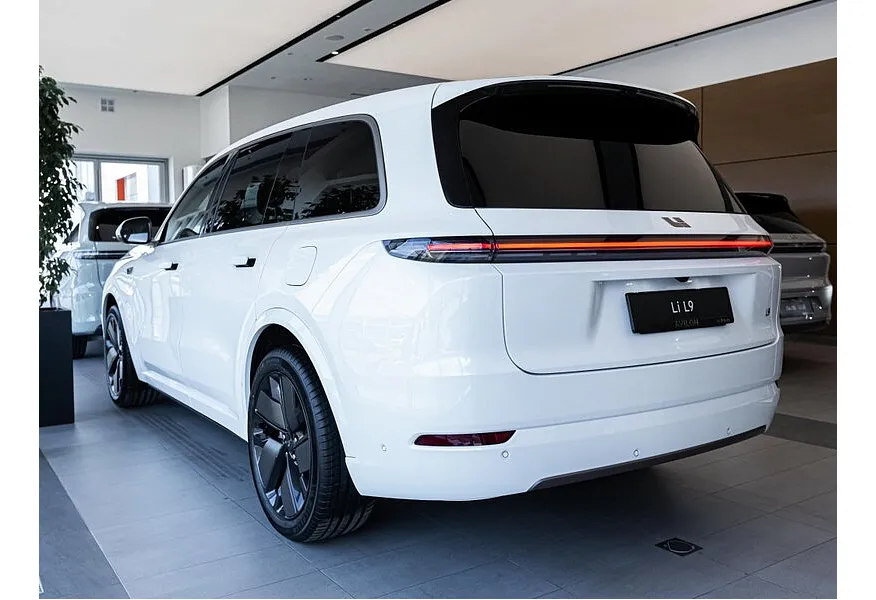 Li Auto L9 1.5 AT 4WD (449 л.с.) Ultra Белый в АВИЛОН. Слайд №5