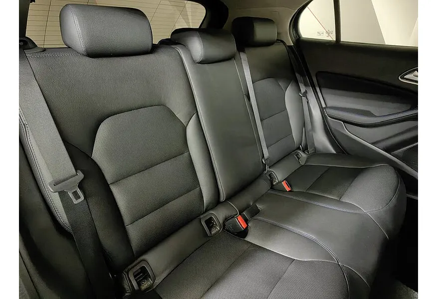 Mercedes-Benz GLA 200 7G-DCT (150 л.с.) Особая серия Синий в АВИЛОН. Слайд №17