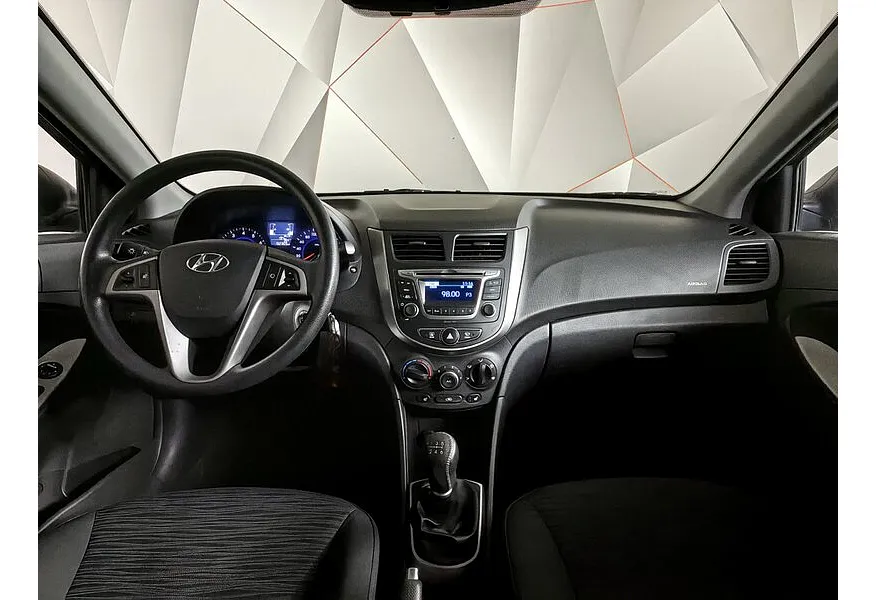 Hyundai Solaris 1.6 MT (123 л.с.) Comfort Коричневый в АВИЛОН. Слайд №14