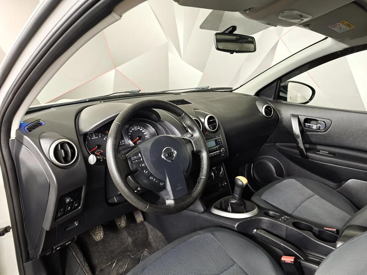 Nissan Qashqai 1.6 MT FWD (115 л.с.) Белый в АВИЛОН. Слайд №16