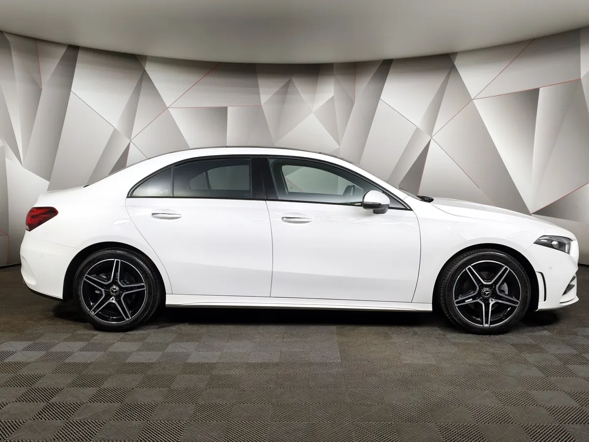 Mercedes-Benz A-Класс A 200 7G-DCT (150 л.с.) Sport Белый в АВИЛОН. Слайд №6