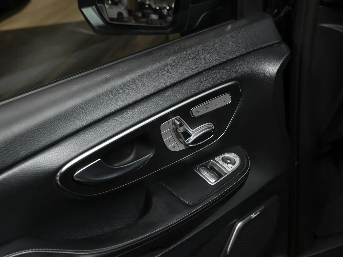 Mercedes-Benz V-Класс V 250 BlueTEC 7G-Tronic Plus 4x4 (190 л.с.) AVANTGARDE Черный в АВИЛОН. Слайд №21