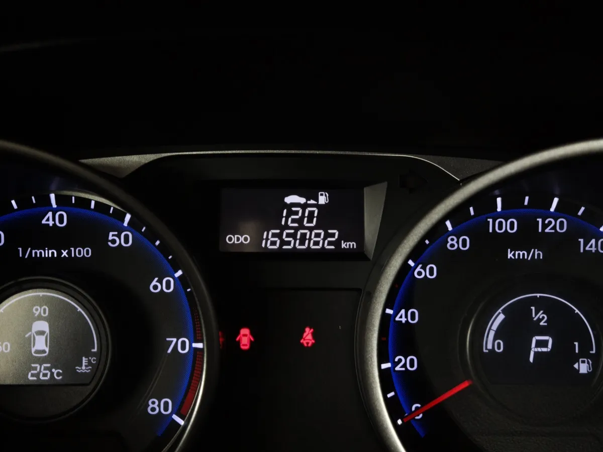 Hyundai ix35 2.0 AT (150 л.с.) Comfort Коричневый в АВИЛОН. Слайд №16