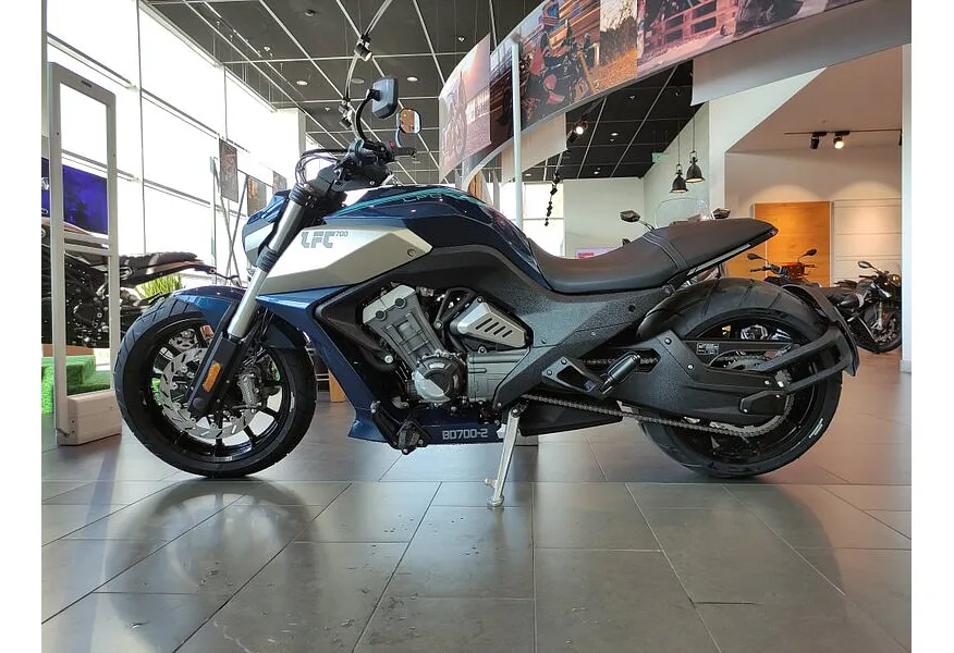 Benda LFC 700 676 см³ (78 л.с.) (78) 676 Синий в АВИЛОН. Слайд №3
