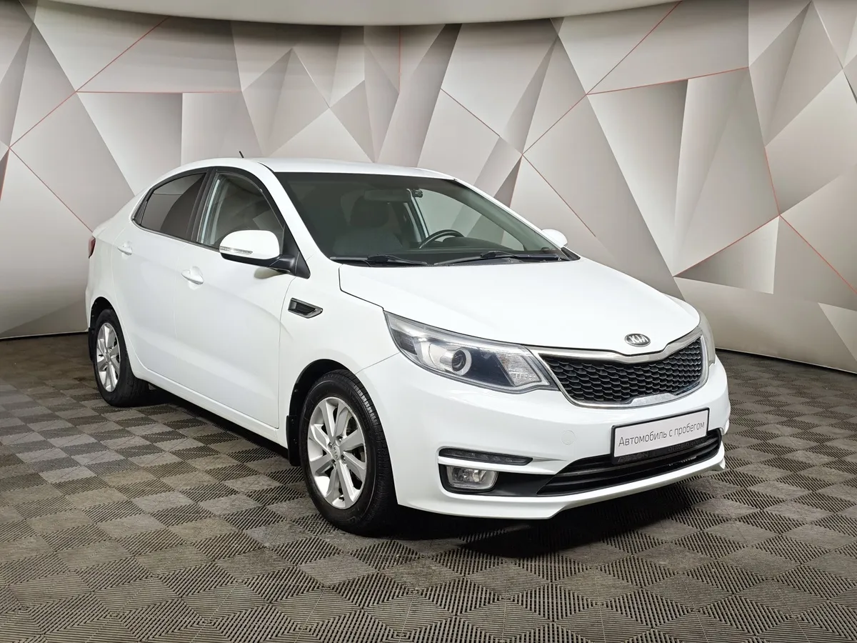 Kia Rio 1.6 MT (123 л.с.) Luxe Белый в АВИЛОН. Слайд №3