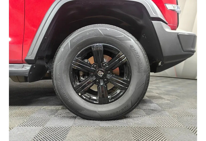 TANK 300 2.0T AT 4WD (220 л.с.) City Premium Красный в АВИЛОН. Слайд №9