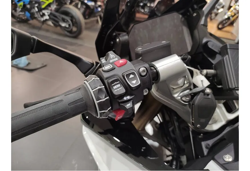 BMW Motorrad R 1300 RS 1300 см³ (145 л.с.) (145) 1300 Синий в АВИЛОН. Слайд №9