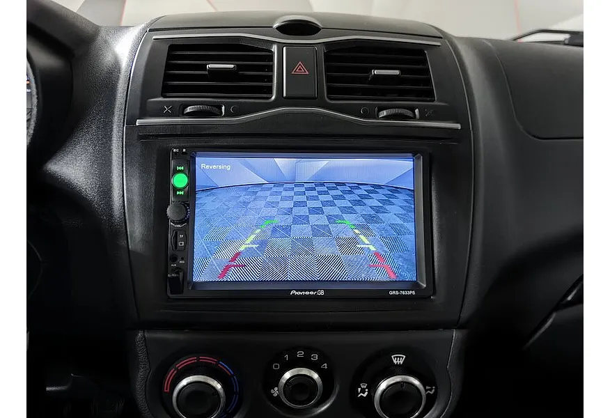 ВАЗ (Lada) Granta 1.6 MT (90 л.с.) Comfort Черный в АВИЛОН. Слайд №20