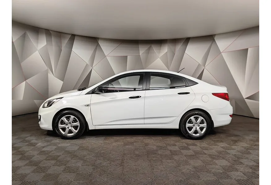 Hyundai Solaris 1.4 MT (107 л.с.) Classic Белый в АВИЛОН. Слайд №5