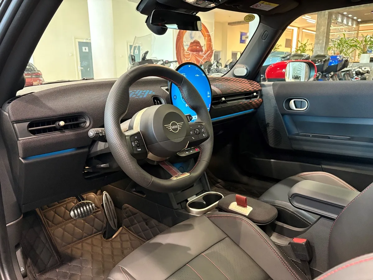 MINI 3 двери 2.0 AMT FWD (231 л.с.) Зеленый в АВИЛОН. Слайд №8