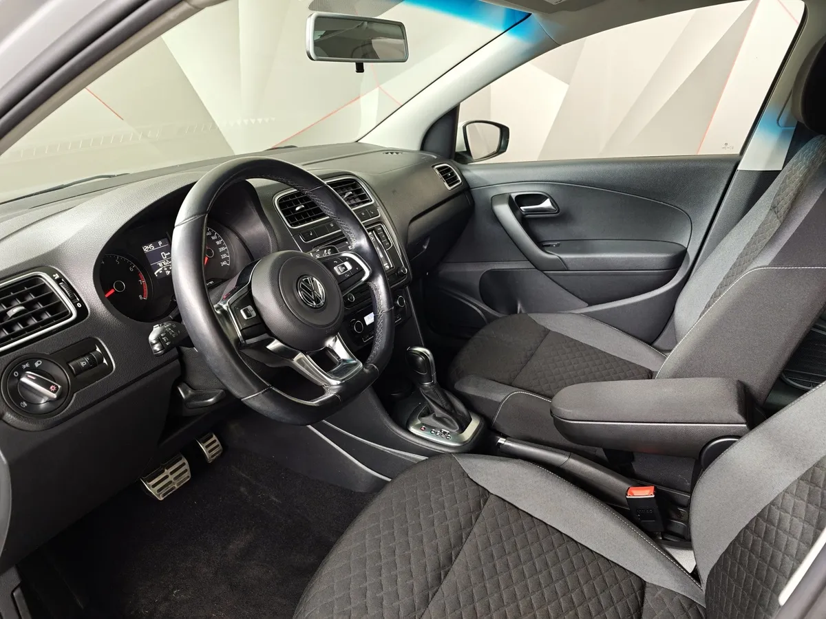 Volkswagen Polo 1.6 MPI AT (110 л.с.) Highline Белый в АВИЛОН. Слайд №19