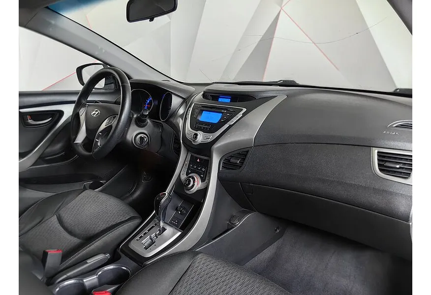 Hyundai Elantra 1.6 MT (132 л.с.) Comfort Белый в АВИЛОН. Слайд №13