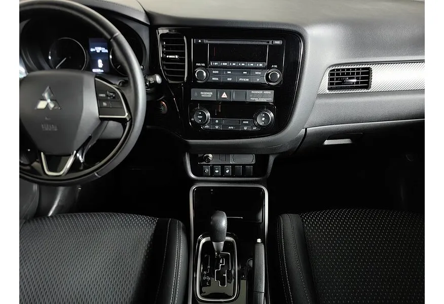 Mitsubishi Outlander 2.0 CVT (146 л.с.) Invite Черный в АВИЛОН. Слайд №15