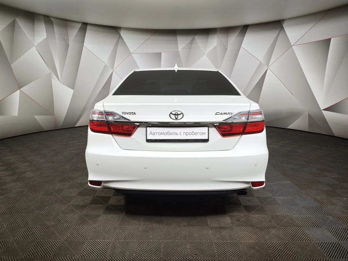 Toyota Camry 2.5 AT (200 л.с.) Белый в АВИЛОН. Слайд №8