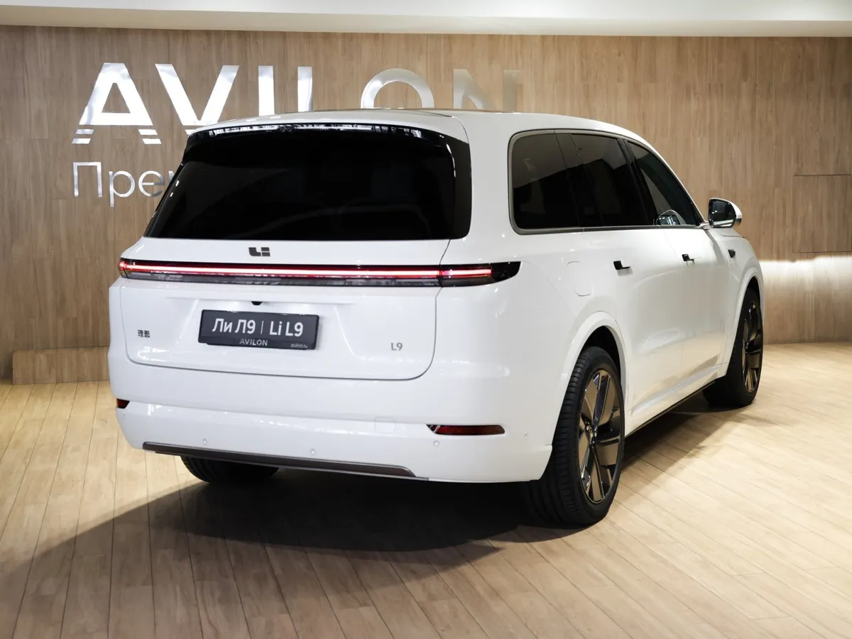 Li Auto L9 1.5 AT 4WD (449 л.с.) Ultra Белый в АВИЛОН. Слайд №6