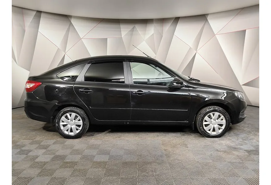 ВАЗ (Lada) Granta 1.6 MT (90 л.с.) Comfort Черный в АВИЛОН. Слайд №6