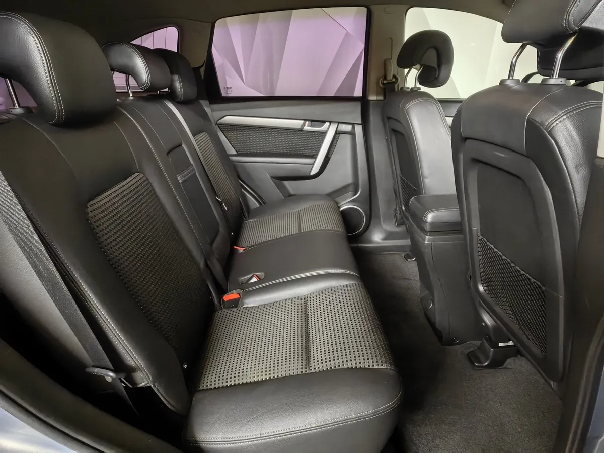Chevrolet Captiva 2.4 AT (5 мест) (167 л.с.) LT Серый в АВИЛОН. Слайд №15