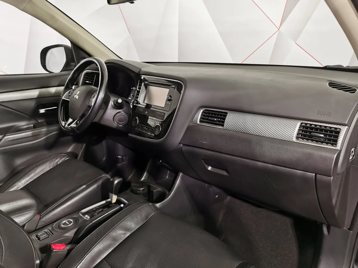 Mitsubishi Outlander 2.0 MIVEC CVT 4WD (146 л.с.) Invite Черный в АВИЛОН. Слайд №12