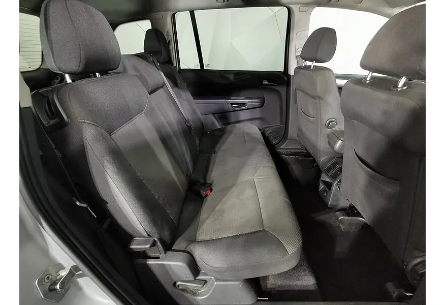 Opel Zafira 1.8 MT (140 л.с.) Серебристый в АВИЛОН. Слайд №15