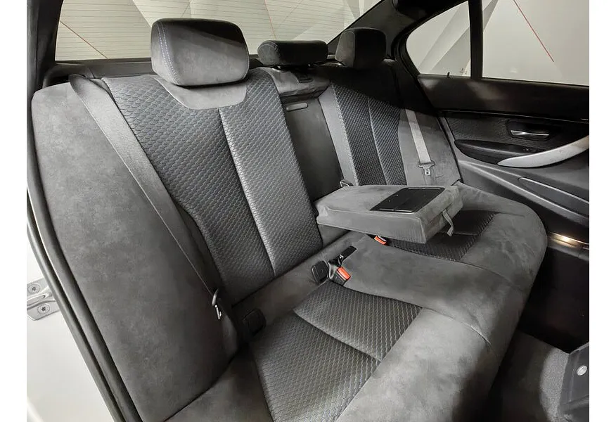 BMW 3 серия 320i xDrive AT (184 л.с.) M Sport Белый в АВИЛОН. Слайд №14