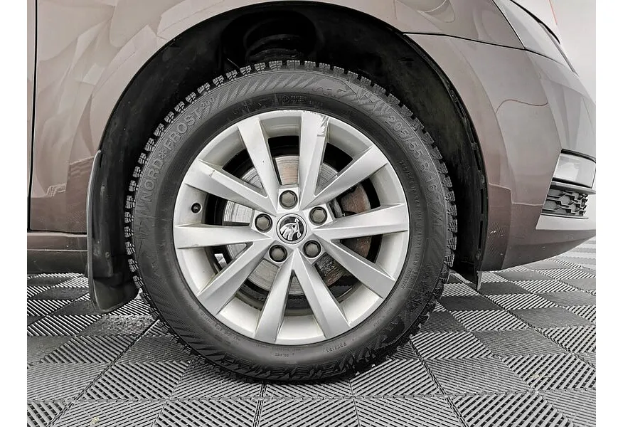 Skoda Octavia 1.6 AT (110 л.с.) Коричневый в АВИЛОН. Слайд №9