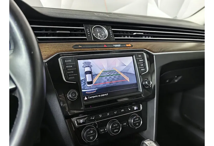 Volkswagen Passat 1.4 TSI BlueMotion DSG (150 л.с.) Trendline Черный в АВИЛОН. Слайд №20