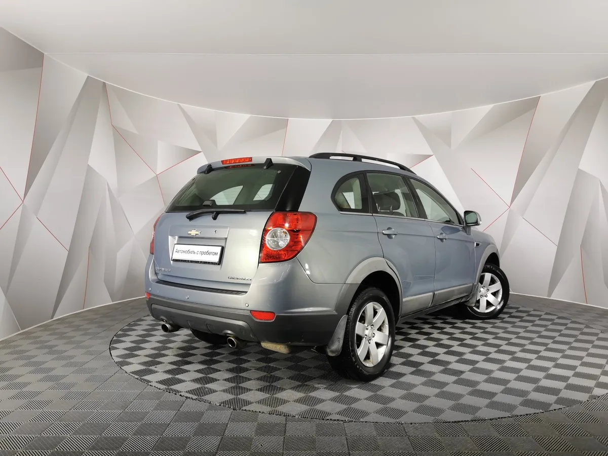 Chevrolet Captiva 2.4 AT (5 мест) (167 л.с.) LT Серый в АВИЛОН. Слайд №2