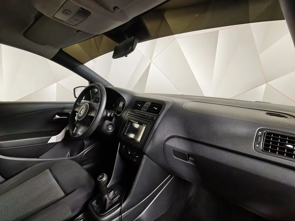 Volkswagen Polo 1.6 MT (105 л.с.) Comfortline Серый в АВИЛОН. Слайд №11