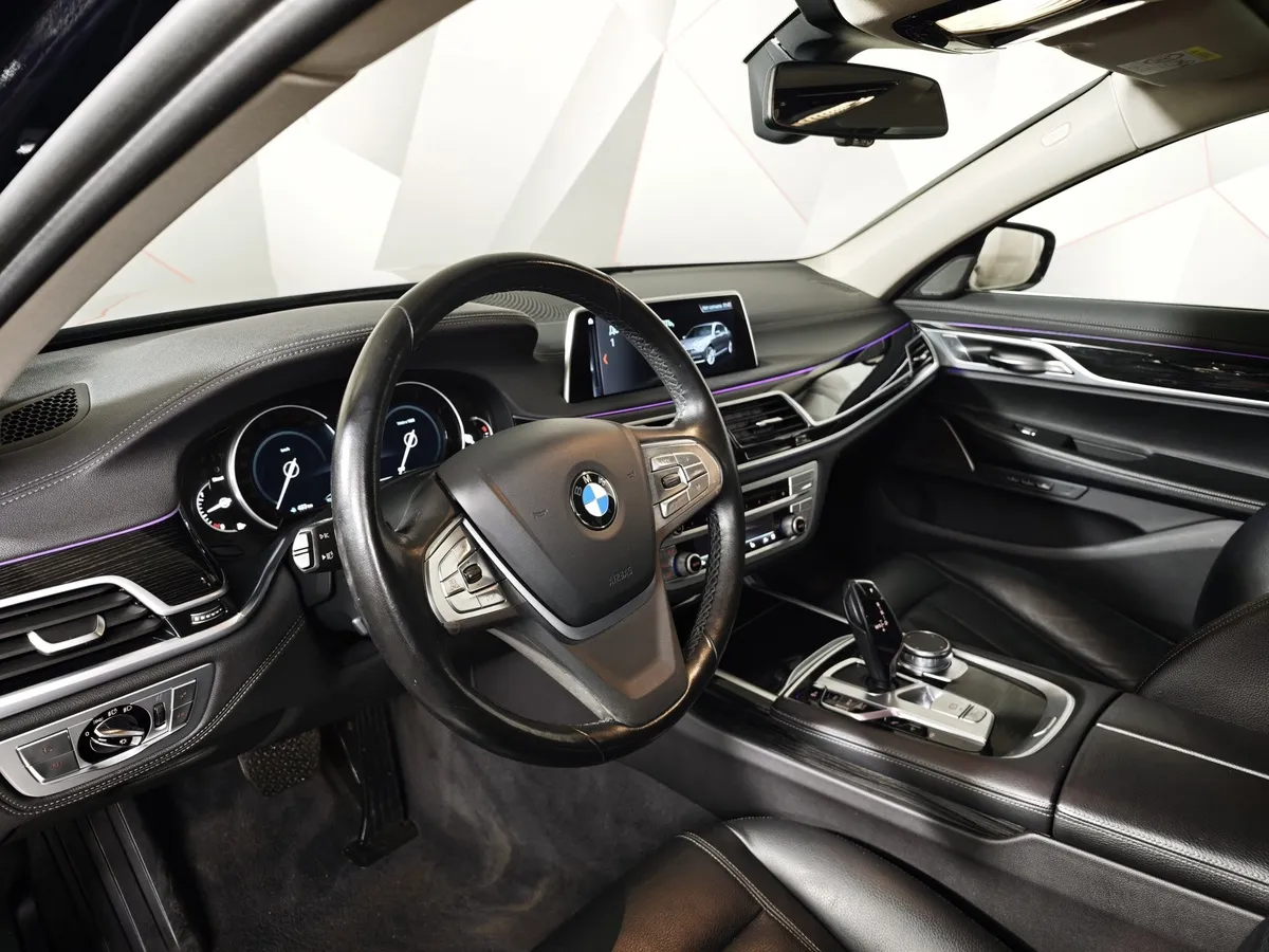 BMW 7 серия 730Ld xDrive AT (249 л.с.) Синий в АВИЛОН. Слайд №12
