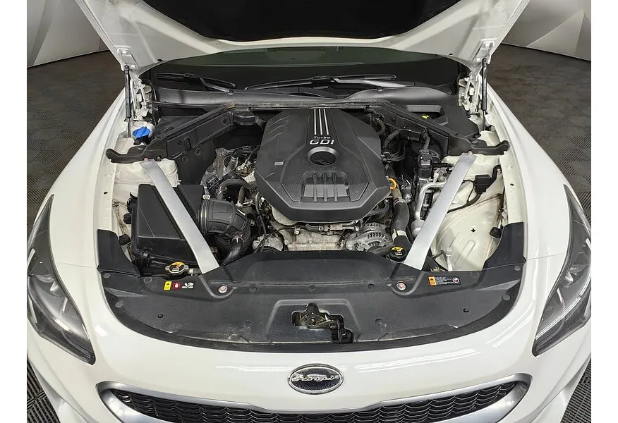 Kia Stinger 2.0 AT AWD (247 л.с.) Prestige Белый в АВИЛОН. Слайд №11