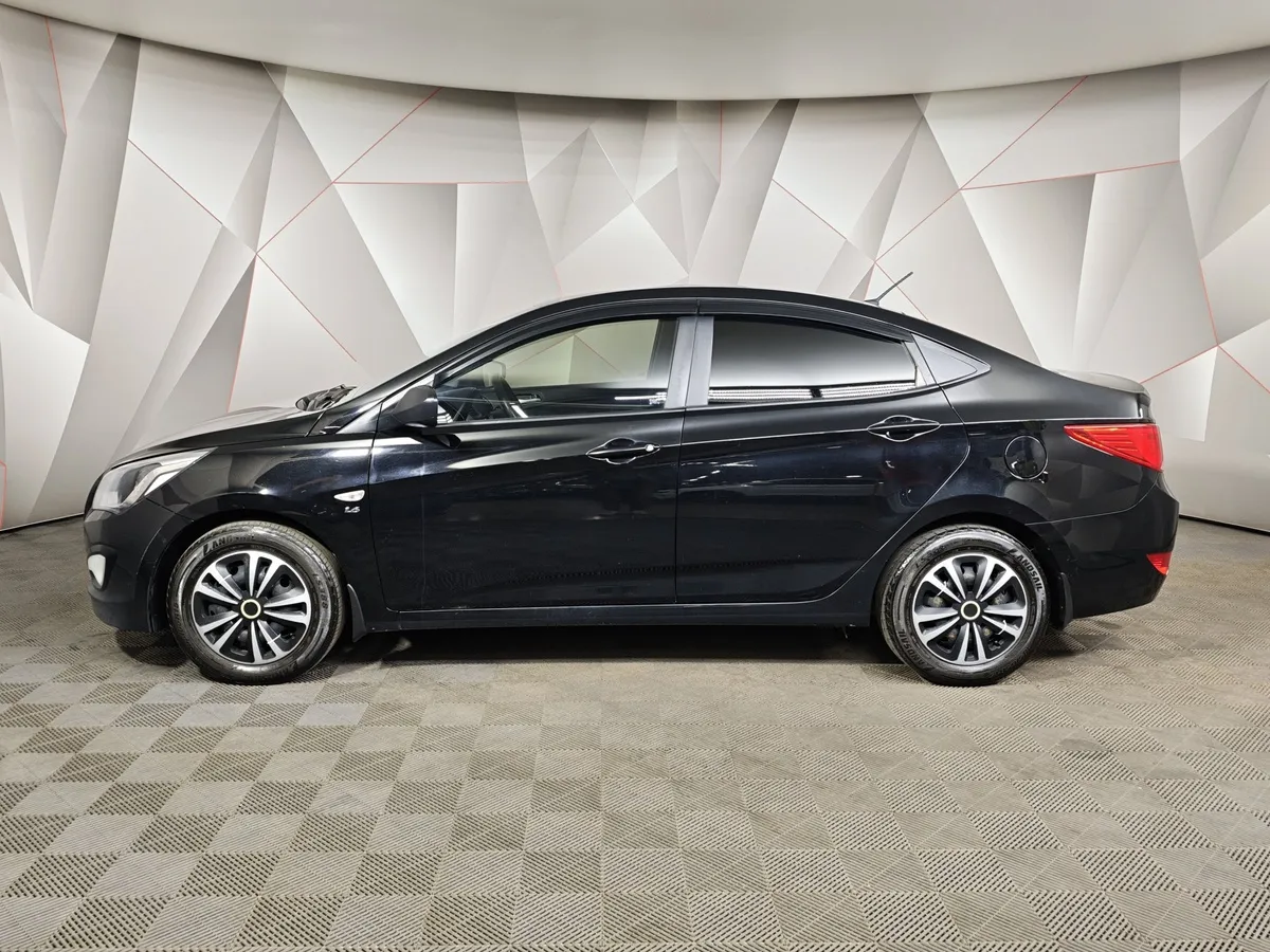 Hyundai Solaris 1.6 MT (123 л.с.) Comfort Черный в АВИЛОН. Слайд №5
