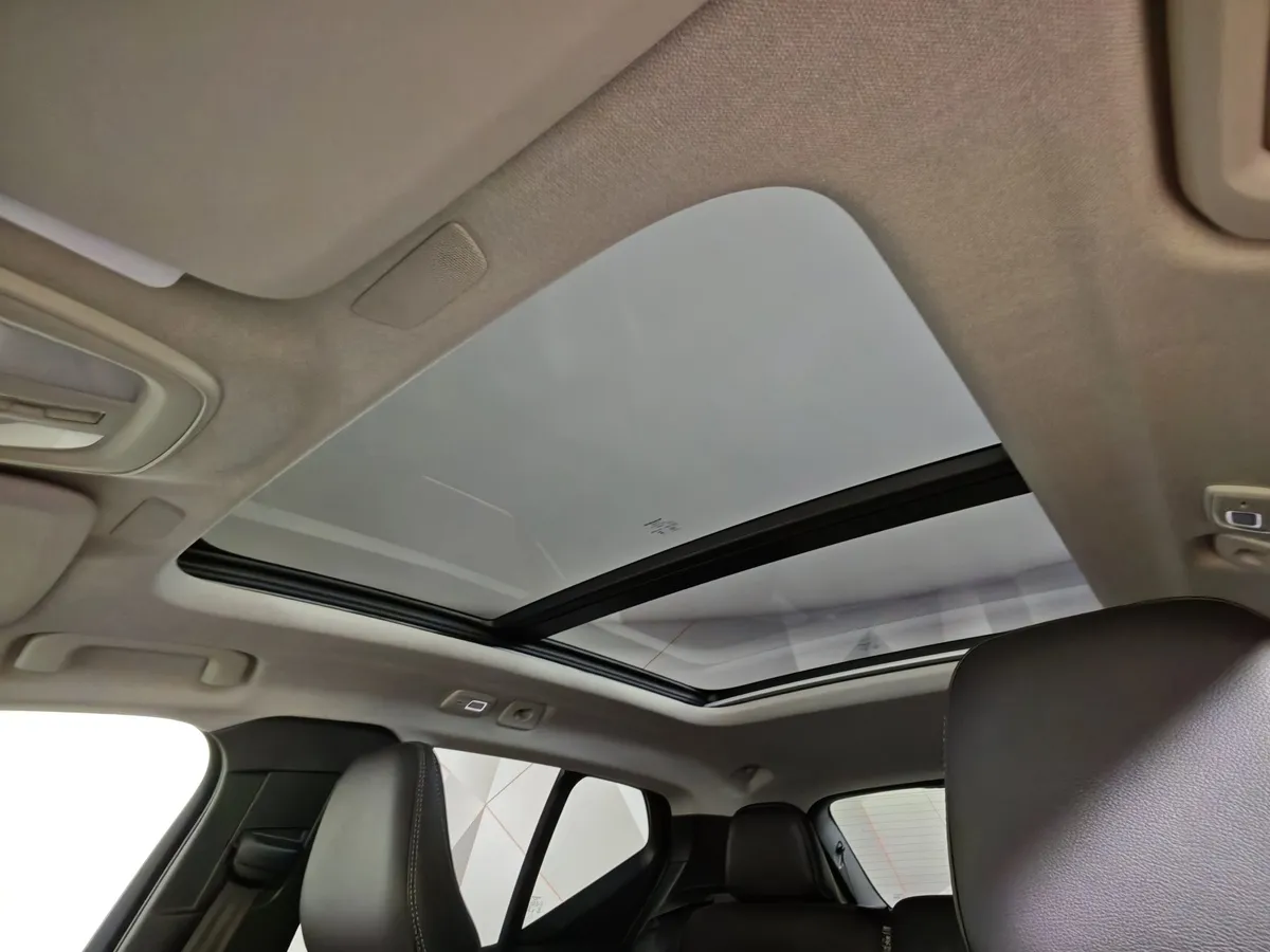 Volvo XC40 2.0 B4 AT AWD (190 л.с.) Deluxe Белый в АВИЛОН. Слайд №21