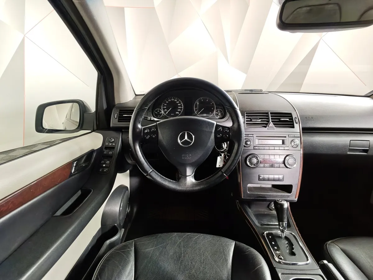 Mercedes-Benz A-Класс A 200 Turbo Autotronic (193 л.с.) Черный в АВИЛОН. Слайд №17