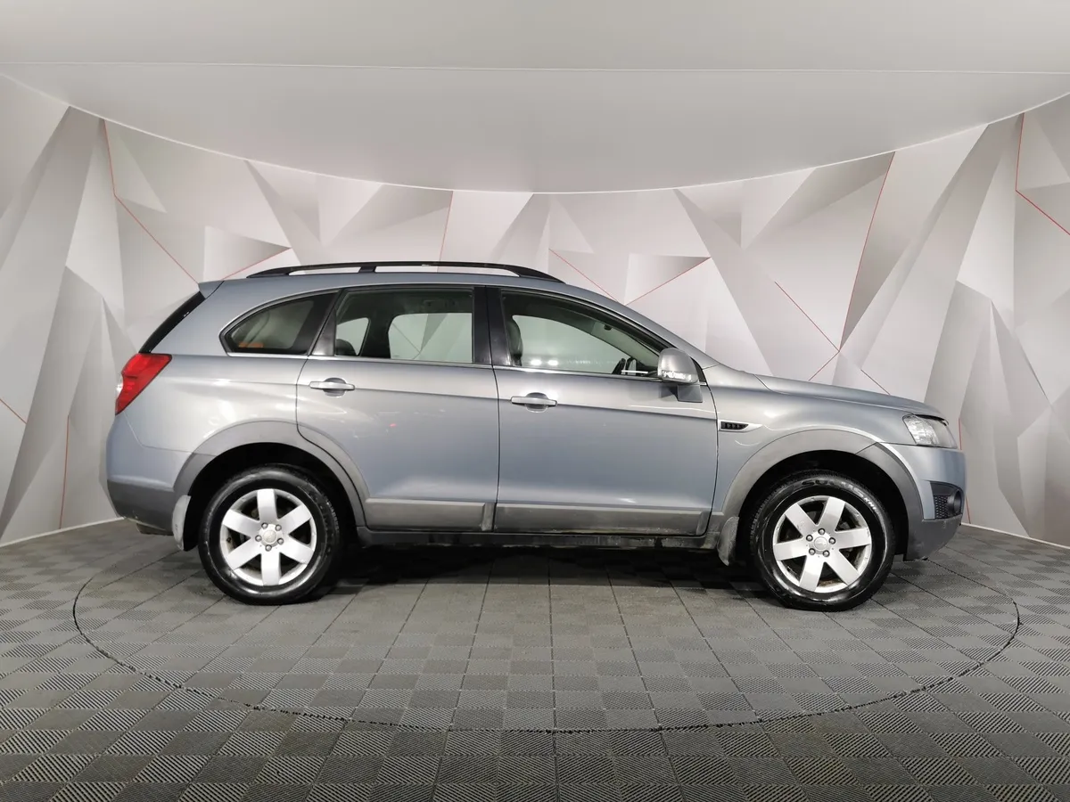 Chevrolet Captiva 2.4 AT (5 мест) (167 л.с.) LT Серый в АВИЛОН. Слайд №6