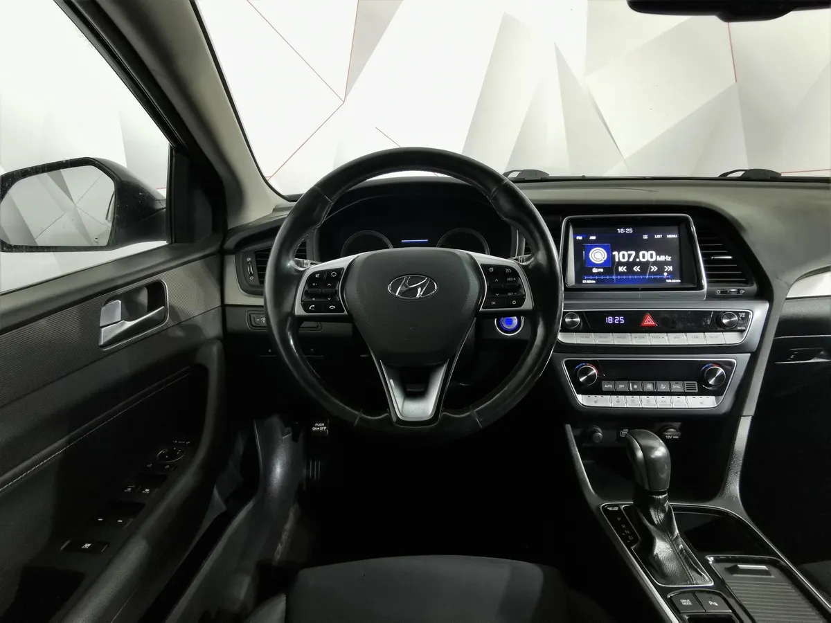 Hyundai Sonata 2.0 AT (150 л.с.) Primary Черный в АВИЛОН. Слайд №19