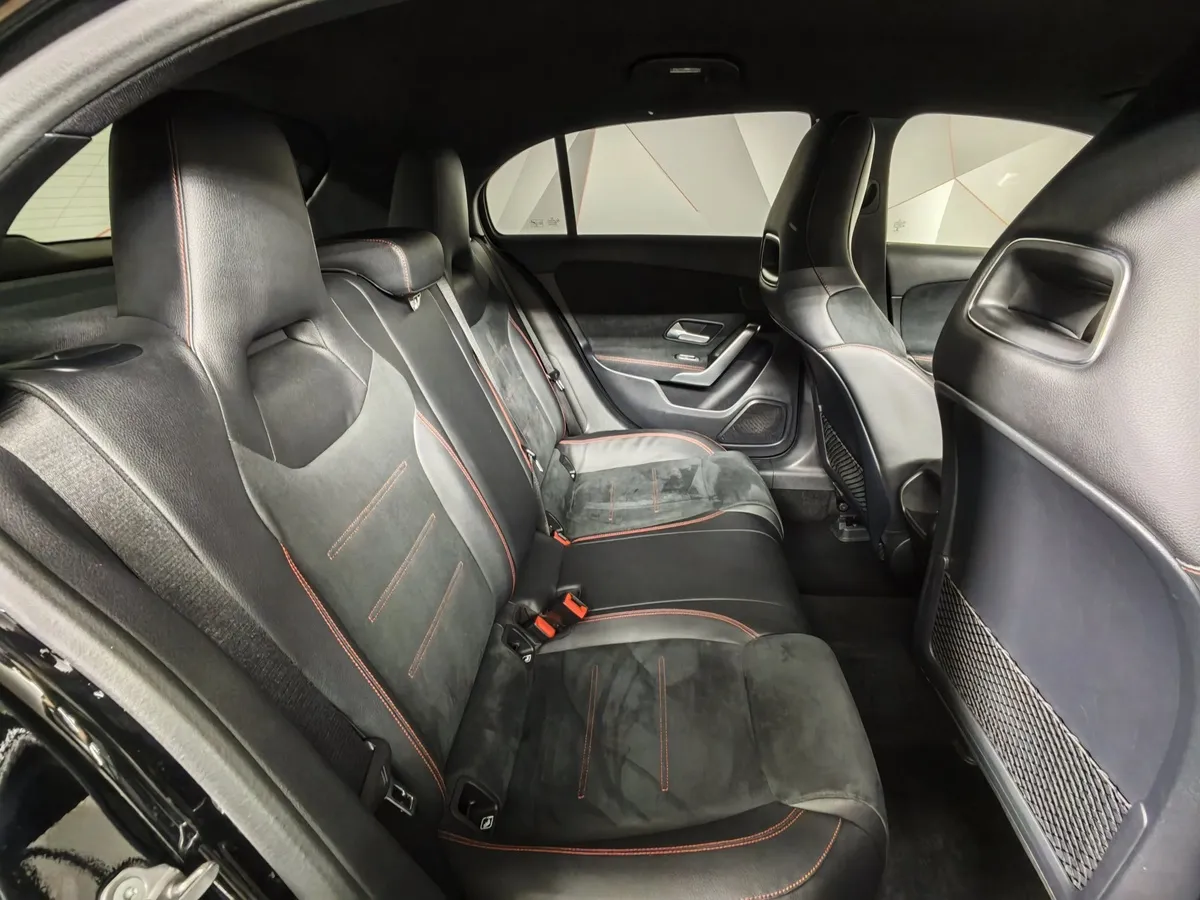 Mercedes-Benz A-Класс A 200 7G-DCT (150 л.с.) Sport Черный в АВИЛОН. Слайд №15