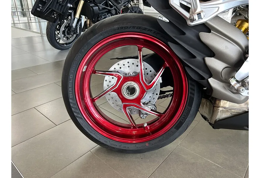 LIVE. Слайд №15