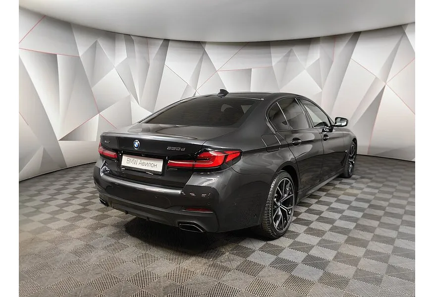 BMW 5 серия 530d xDrive Steptronic (249 л.с.) M Sport Pro Серый в АВИЛОН. Слайд №2