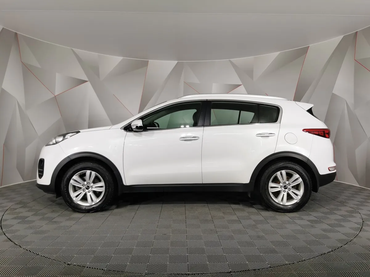 Kia Sportage 2.0 AT (150 л.с.) Белый в АВИЛОН. Слайд №5
