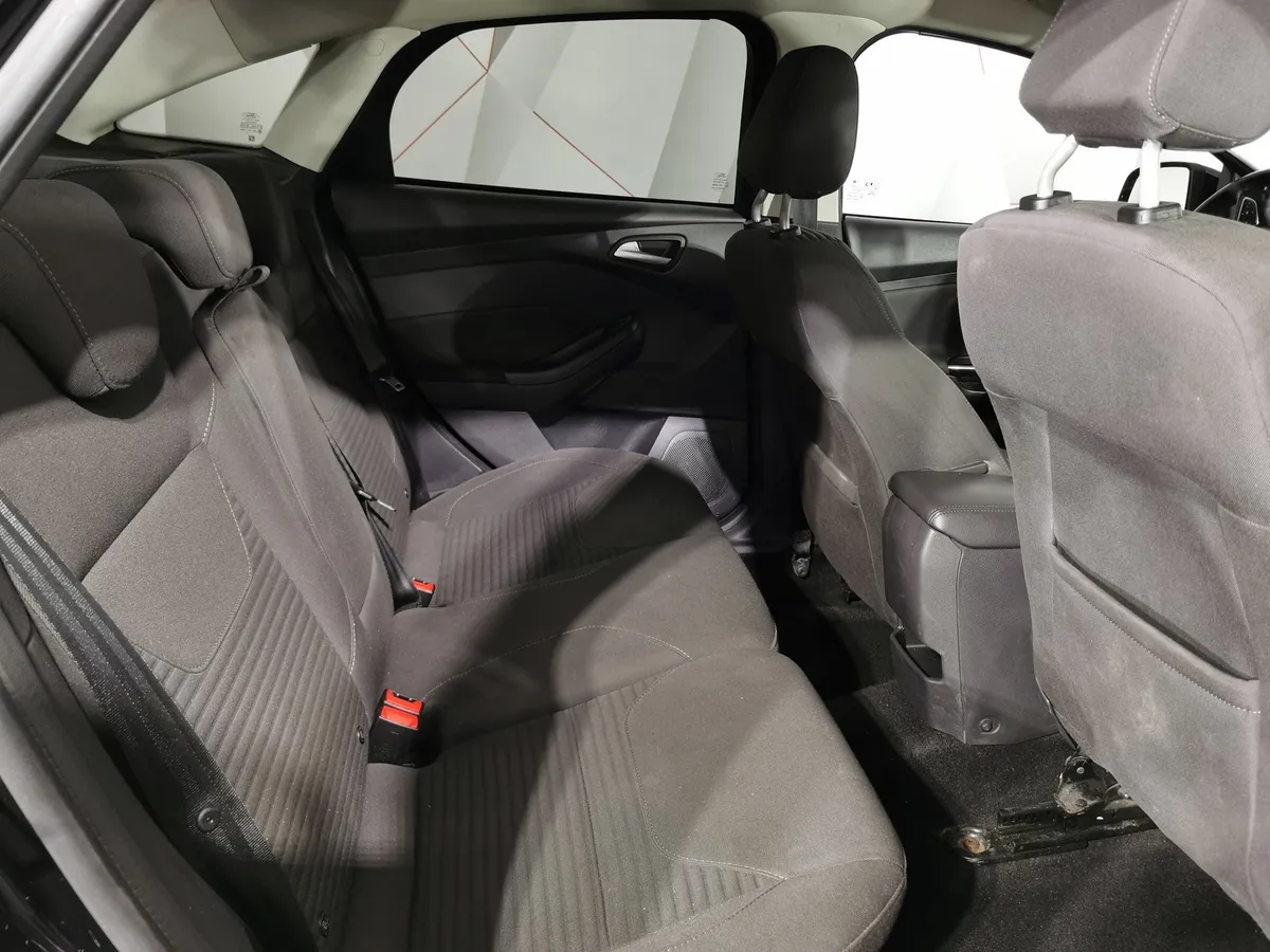 Ford Focus 1.6 Ti-VCT PowerShift (125 л.с.) SYNC Edition Черный в АВИЛОН. Слайд №15