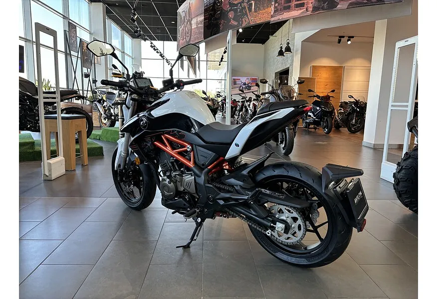 LIVE. Слайд №7