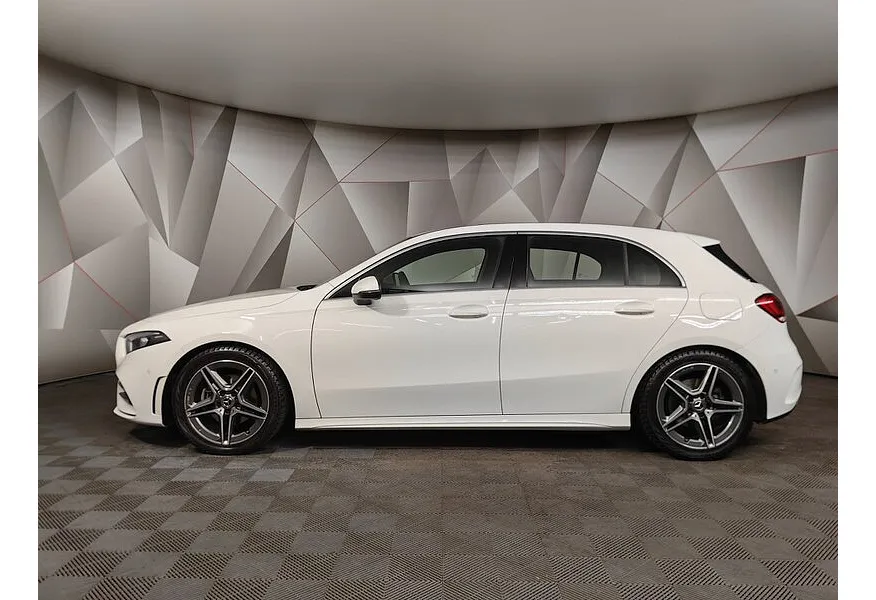 Mercedes-Benz A-Класс A 200 7G-DCT (150 л.с.) Sport Белый в АВИЛОН. Слайд №5