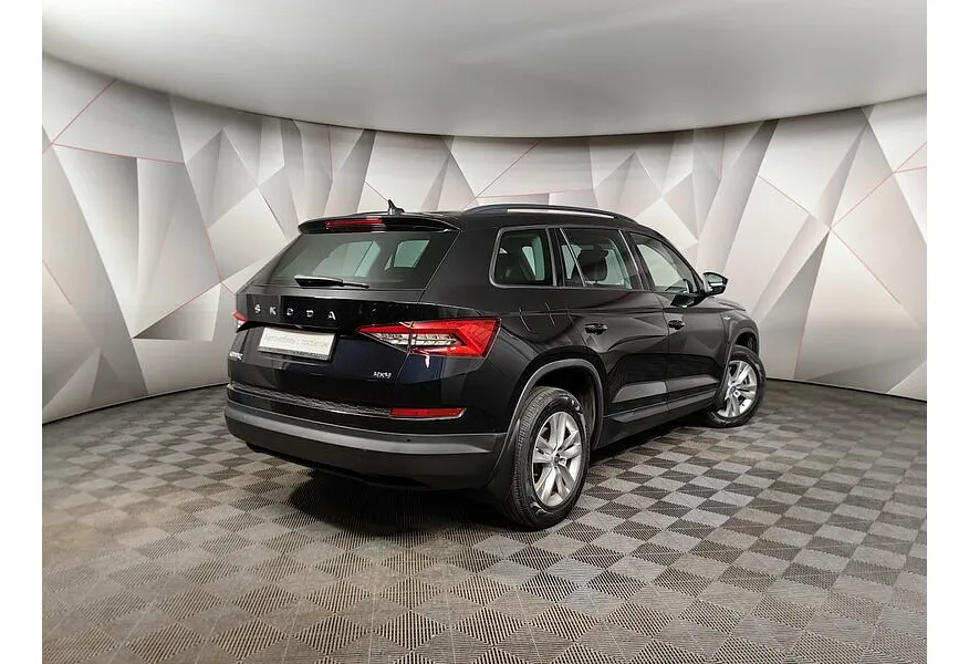 Skoda Kodiaq 2.0 TSI DSG 4X4 (180 л.с.) Черный в АВИЛОН. Слайд №2