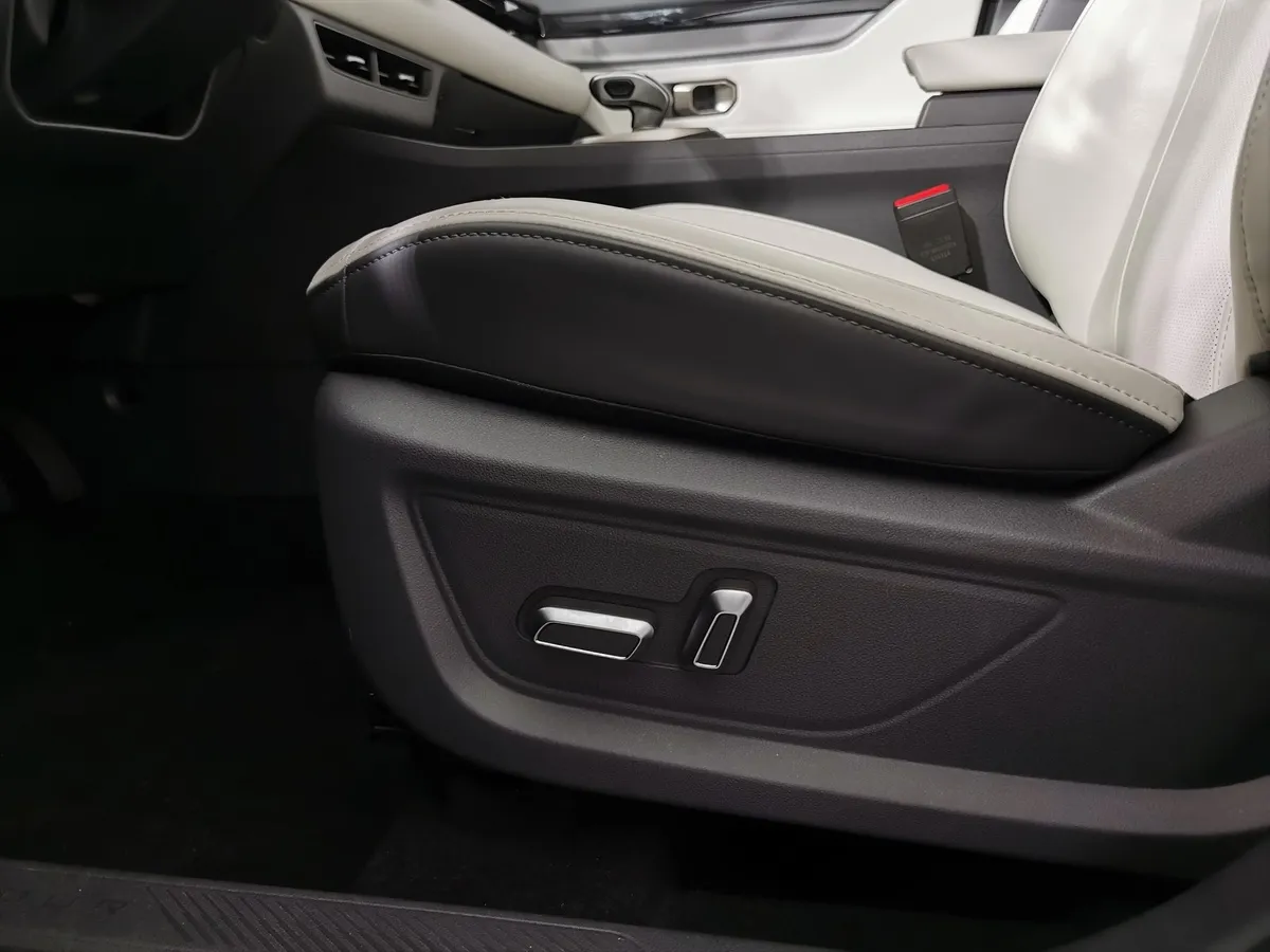 JETOUR Dashing 1.6T 7DCT 2WD (190 л.с.) Comfort Черный в АВИЛОН. Слайд №19