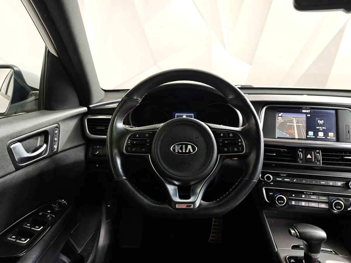 Kia Optima 2.0 T AT (245 л.с.) GT Белый в АВИЛОН. Слайд №20